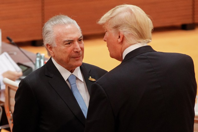 O presidente Michel Temer conversa com o presidente dos Estados Unidos, Donald Trump, durante a cúpula do G20, na Alemanha