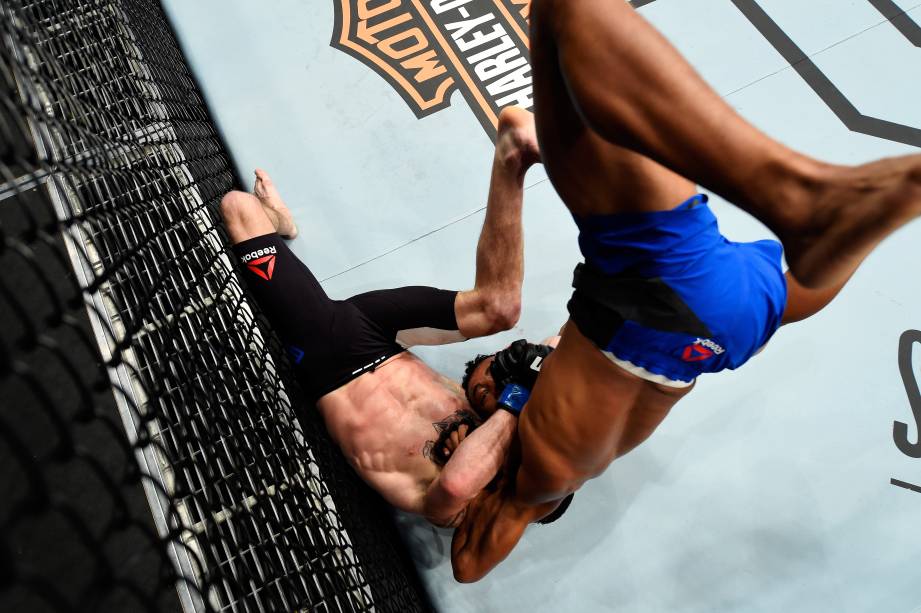 Jarred Brooks vence Eric Shelton no UFC 214 em Anaheim (EUA) - 29/07/2017