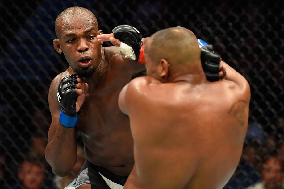 Jon Jones e Daniel Cormier no UFC 214 em Anaheim (EUA) - 29/07/2017