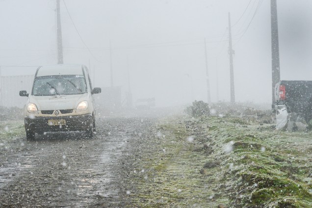 Cidade catarinense de Urupema enfrenta nevasca e temperaturas próximas a 0°C