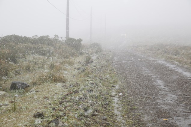 Cidade catarinense de Urupema enfrenta nevasca e temperaturas abaixo de 0°C