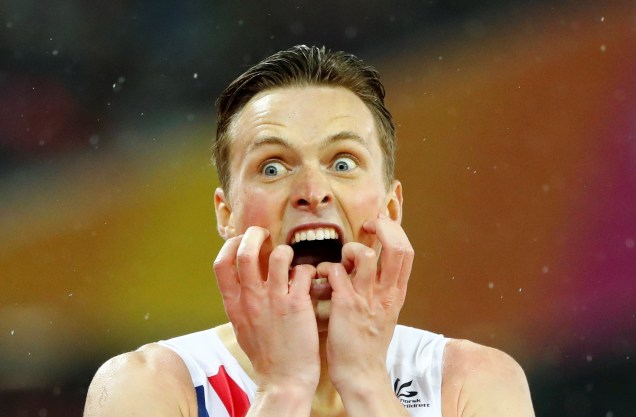 Norueguês Karsten Warholm comemora título na categoria de 400m com obstáculos no Mundial de Atletismo, em Londres