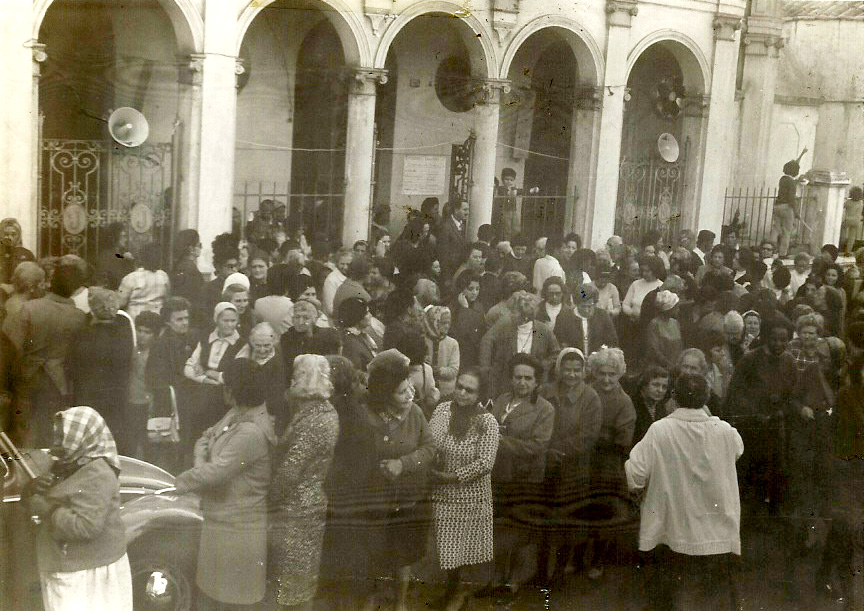 Foto de 1970 mostra a comunidade da Paróquia
