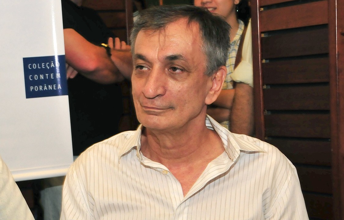 Escritor Antônio Cícero em evento literário na Livraria Argumento, no Rio de Janeiro