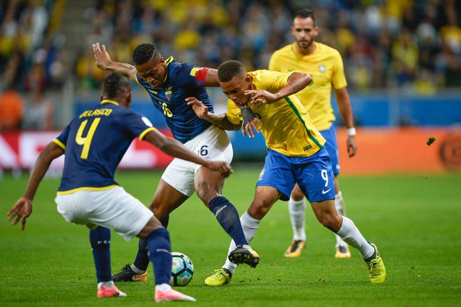 Gabriel Jesus durante a partida entre Brasil e Equador, na Arena do Grêmio em Porto Alegre