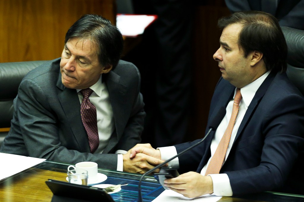 Brasília - O presidente do Senado, Eunício Oliveira, e o presidente da Câmara, Rodrigo Maia