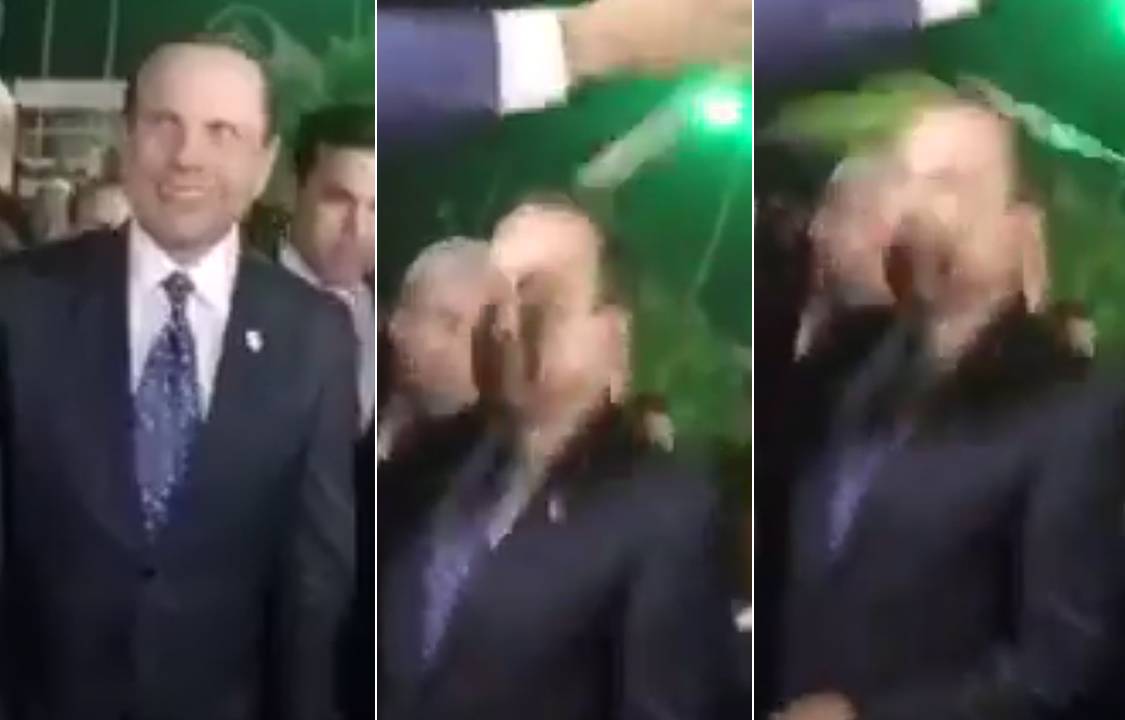 Prefeito João Dória leva ovada em Salvador