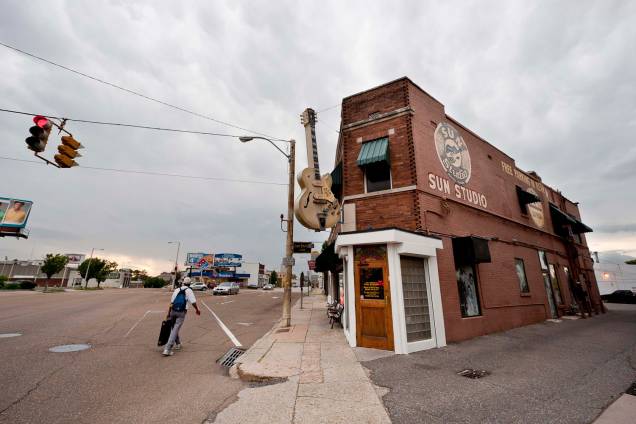O estúdio em que Elvis gravou seu primeiro compacto é, hoje, um misto de museu, loja, café e estúdio de gravação O estúdio em que Elvis gravou seu primeiro compacto é, hoje, um misto de museu, loja, café e estúdio de gravação