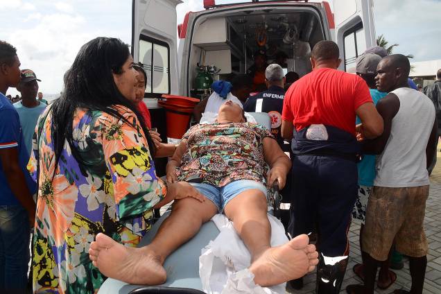 Uma lancha que fazia a travessia de Mar Grande a Salvador com 129 pessoas a bordo virou nesta manhã na Baía de Todos-os-Santos - 24/08/2017 Uma lancha que fazia a travessia de Mar Grande a Salvador com 129 pessoas a bordo virou nesta manhã na Baía de Todos-os-Santos - 24/08/2017