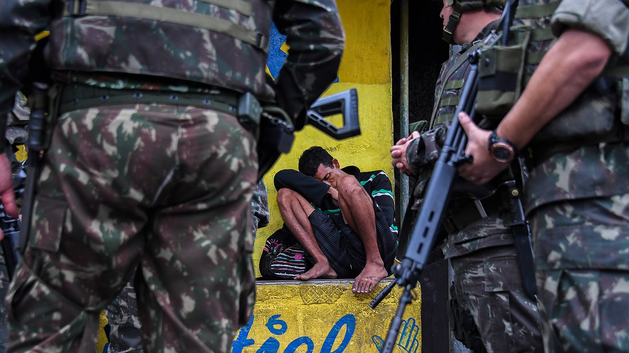 Rio de Janeiro - Forças Armadas e Polícias Civil