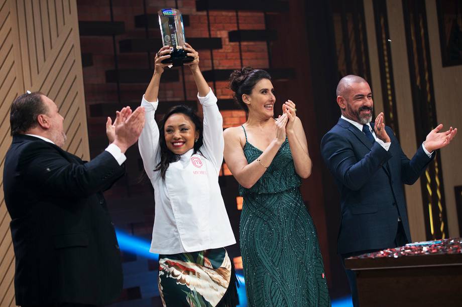 Michele Crispim vence o MasterChef 2017 Michele Crispim vence o MasterChef 2017
