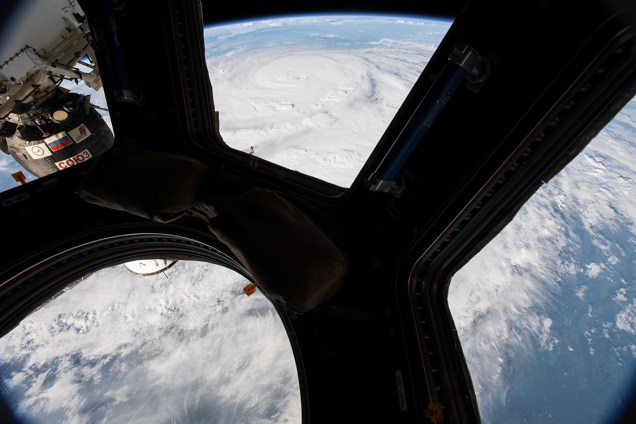 Furacão Harvey é visto da Estação Espacial Internacional, na costa do Texas, em foto divulgada pela Nasa