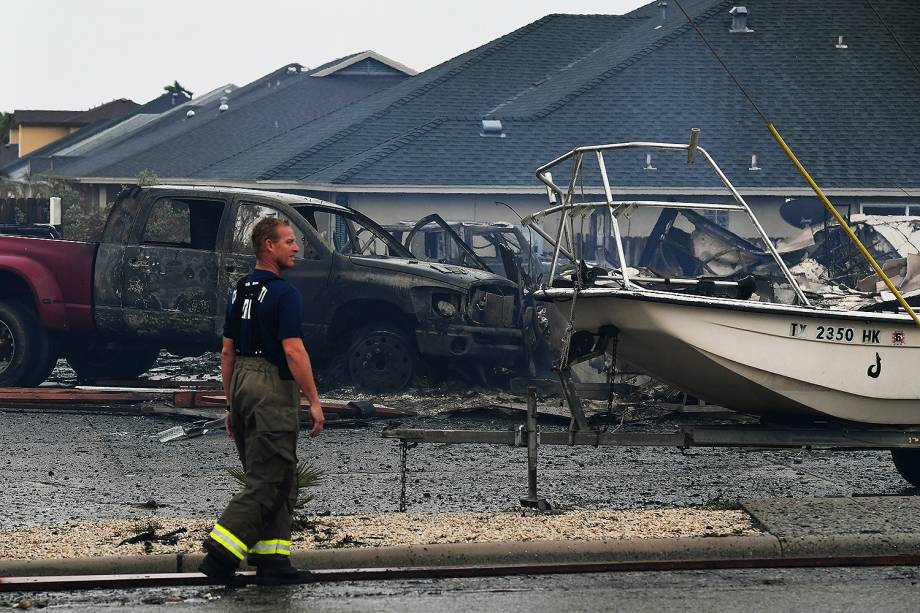 O furacão Harvey atingiu a costa dos Estados Unidos e deixou mais de 200 mil pessoas sem electricidade no estado do Texas.