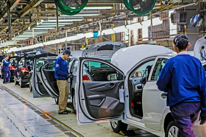Volks e GM iniciam coletivas em cenário de demanda baixa e juros altos