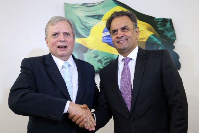 O presidente licenciado do PSDB, senador Aécio Neves, anuncia que o senador Tasso Jereissati permanecerá na presidência interina do PSDB - 03/08/2017