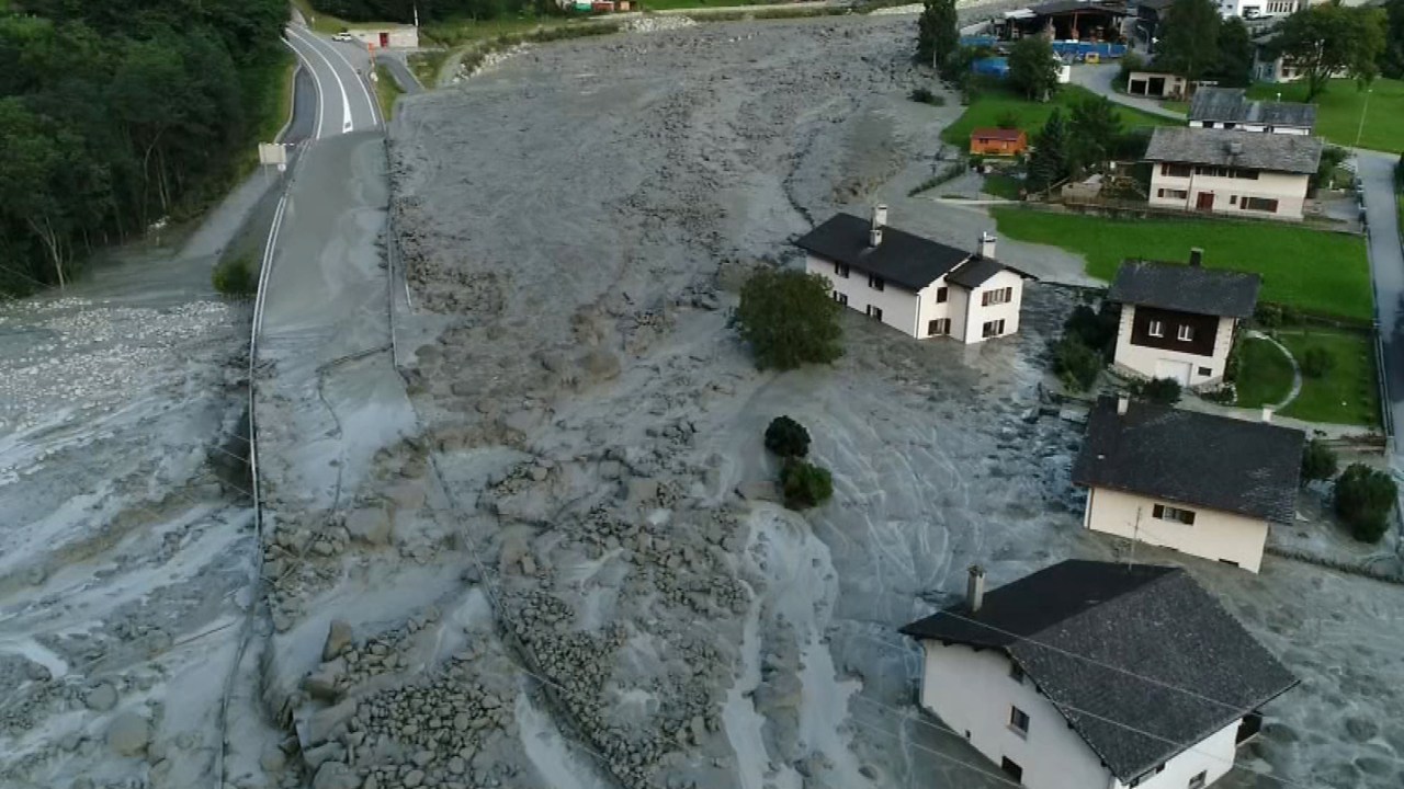 Imagens do dia - Deslizamento de terra na Suíça