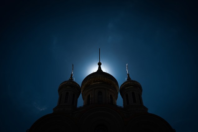 Vista do Templo da Reissureição de Cristo, localizada dentro do Monastério de Sretensky, em Moscou, na Rússia - 08/08/2017