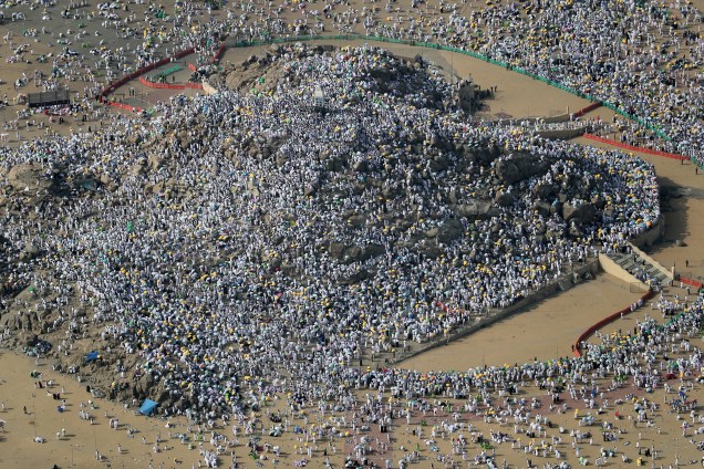 Vista aérea mostra os peregrinos reunidos no monte Arafat, também conhecido monte da Misericórdia, local onde os muçulmanos acreditam que o Profeta Maomé deu seu último sermão há 14 séculos - 31/08/2017