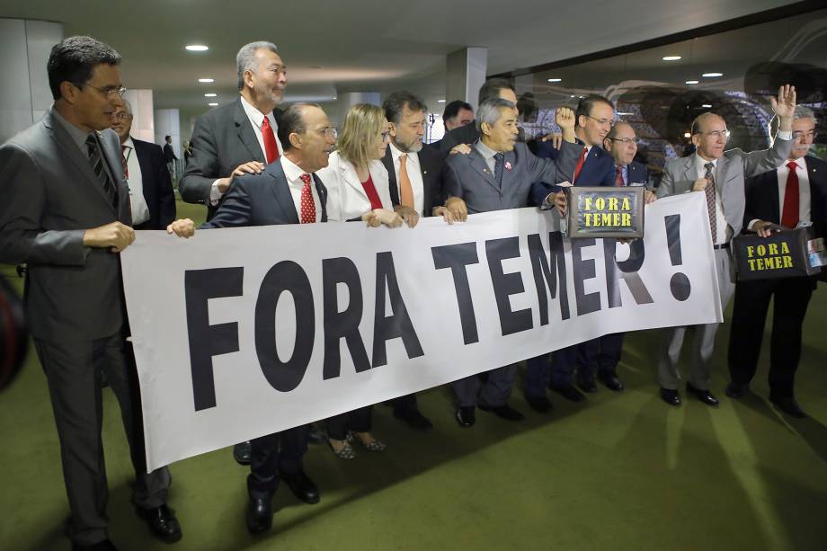 Deputados da oposição organizam manifestação contra Michel Temer durante a discussão sobre a denúncia do Presidente da República na Câmara dos Deputados, em Brasília - 02/08/2017