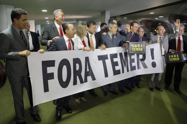 Deputados da oposição organizam manifestação contra Michel Temer durante a discussão sobre a denúncia do Presidente da República na Câmara dos Deputados, em Brasília - 02/08/2017 Deputados da oposição organizam manifestação contra Michel Temer durante a discussão sobre a denúncia do Presidente da República na Câmara dos Deputados, em Brasília - 02/08/2017