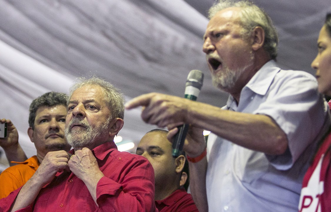 Líder do MST diz que Lula vai se entregar à Polícia Federal PF