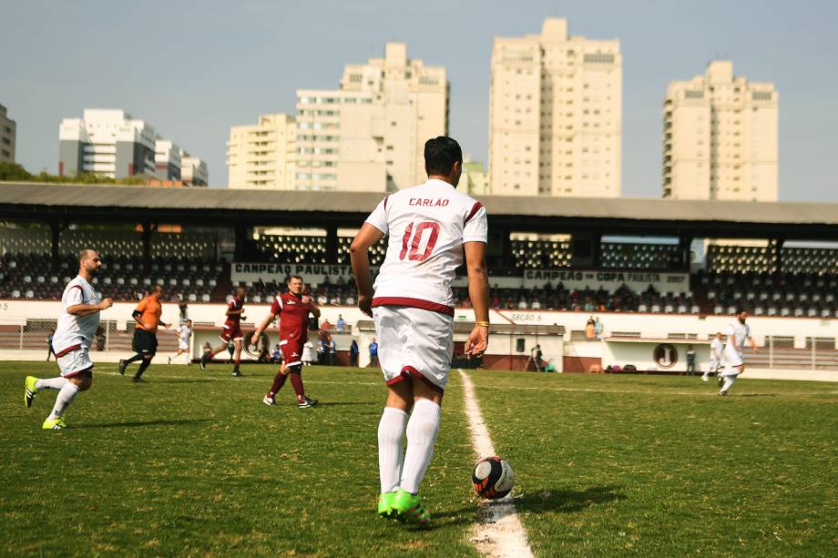 Evento "Jogar na Javari", promovido pelo Juventus em seu estádio no bairro da Mooca, em São Paulo, reuniu familiares na véspera do Dia dos Pais