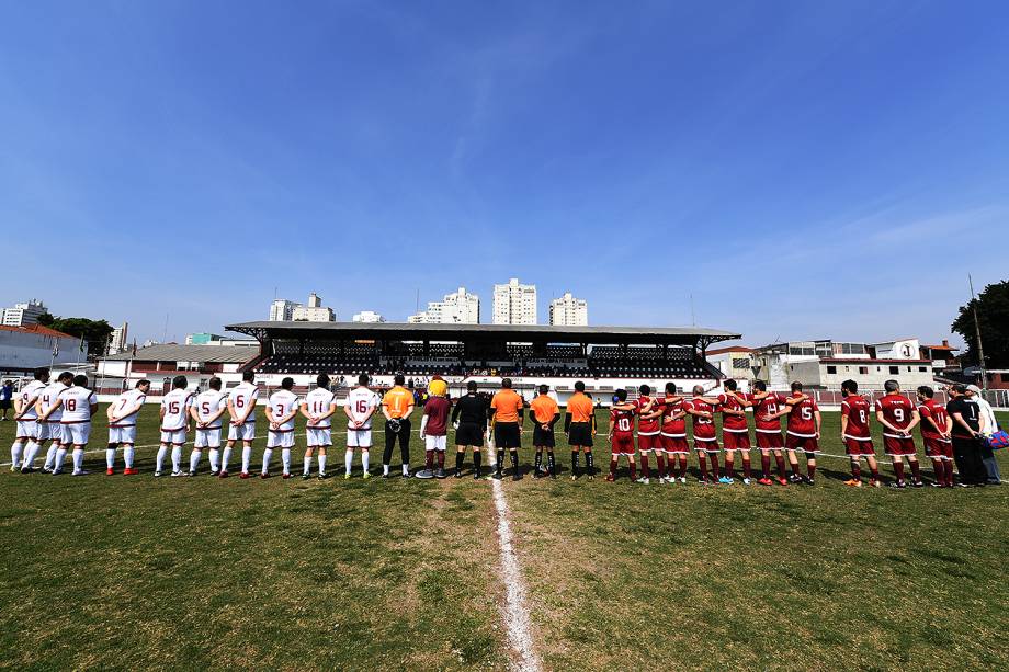 Evento "Jogar na Javari", promovido pelo Juventus em seu estádio no bairro da Mooca, em São Paulo, reuniu familiares na véspera do Dia dos Pais