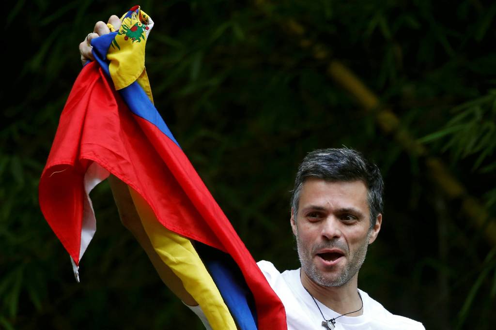 Tribunal impõe censura e proíbe Leopoldo López de se expressar