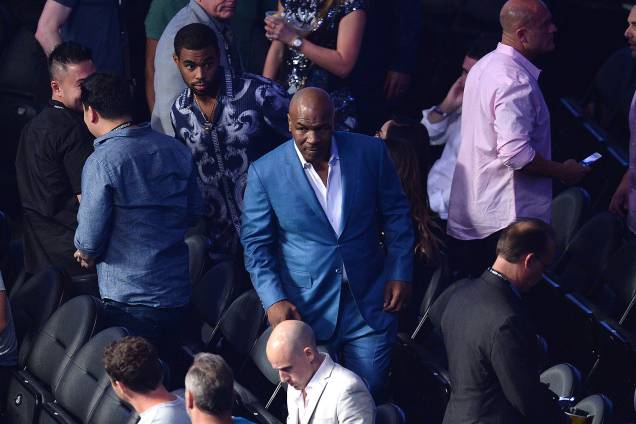 Mike Tyson acompanha o confronto entre Floyd Mayweather e Conor McGregor, na Mobile Arena, em Las Vegas - 26/08/2017 Mike Tyson acompanha o confronto entre Floyd Mayweather e Conor McGregor, na Mobile Arena, em Las Vegas - 26/08/2017