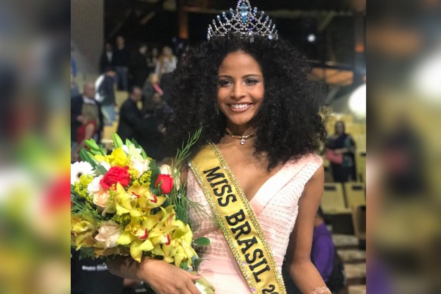 A piauiense Monalysa Alcântara, de 18 anos, venceu o concurso Miss Brasil BE Emotion, em Ilha Bela na noite de sábado (19)
