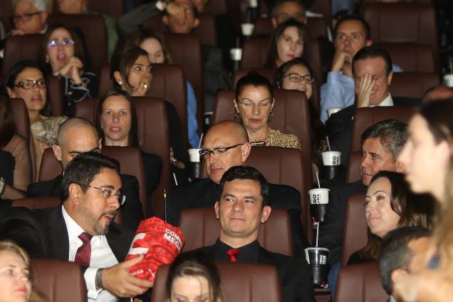 Os juízes Sergio Moro e Marcelo Bretas participam da pré-estreia do filme ''Polícia Federal - A Lei é para Todos'' nesta segunda-feira, em Curitiba (PR) - 28/08/2017
