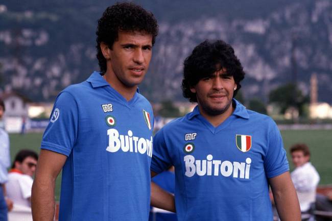 Maradona junto com o brasileiro Careca