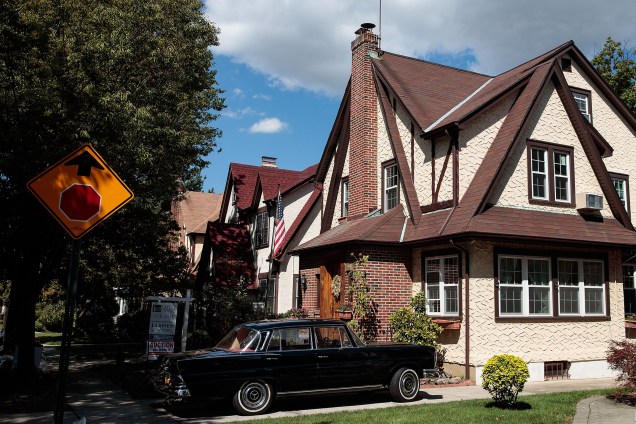 Casa onde o presidente Donald Trump passou parte da infância no bairro da Jamaica Estates, no Queens, em Nova York