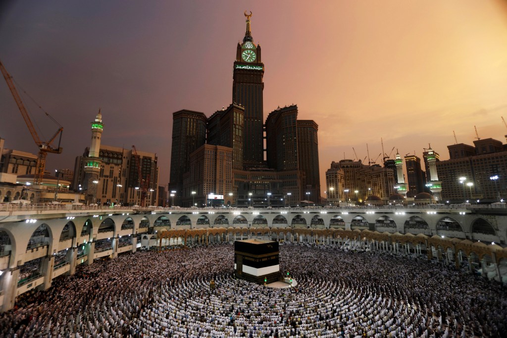 Peregrinação de muçulmanos a Meca na Arábia Saudita
