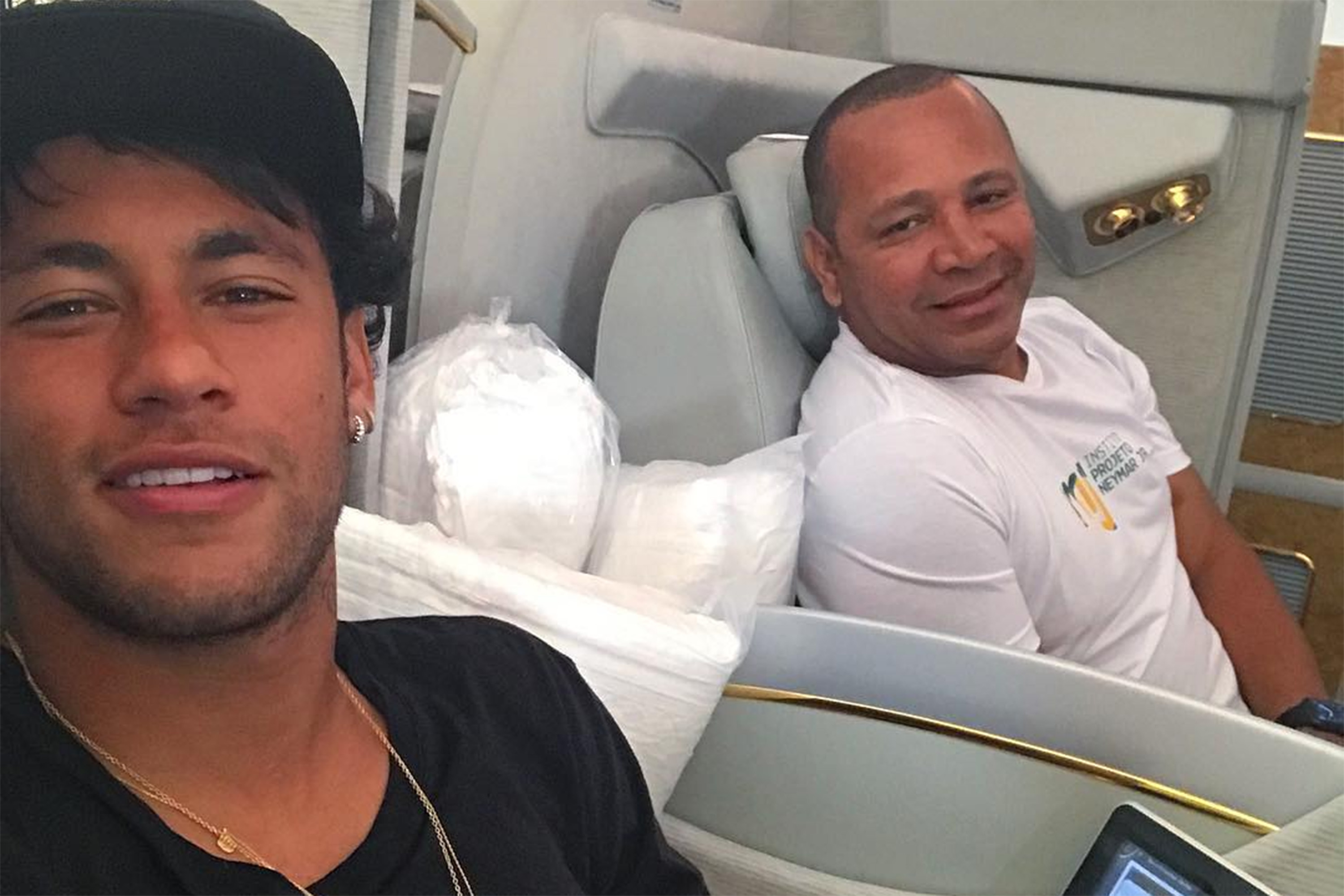 Neymar ao lado do pai