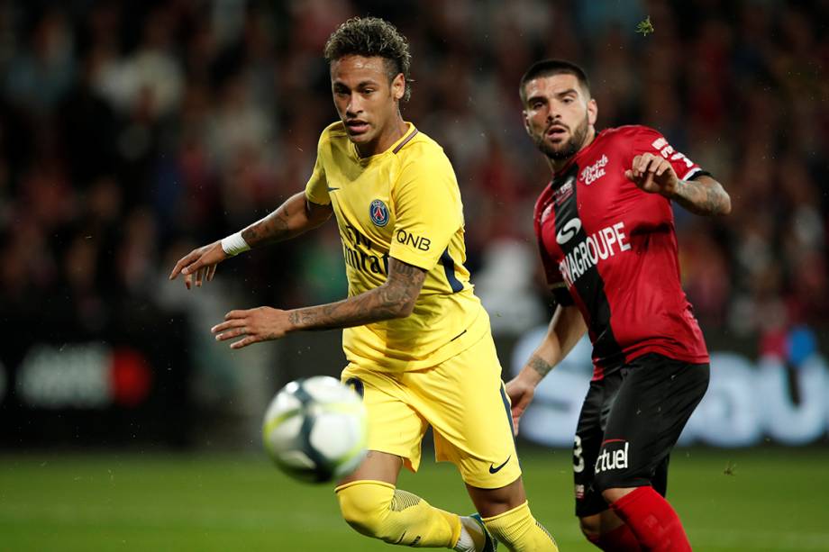 Neymar estreia pelo PSG, no jogo contra o Guingamp