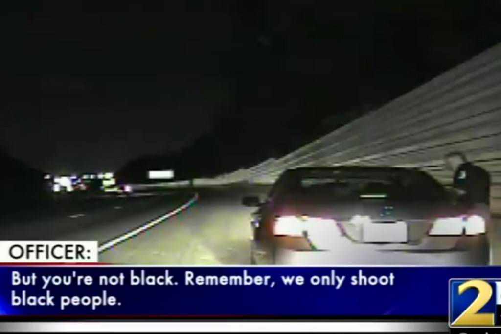 "Lembre-se, só atiramos em pessoas negras" diz policial ao mandar motorista branca parar carro no trânsito