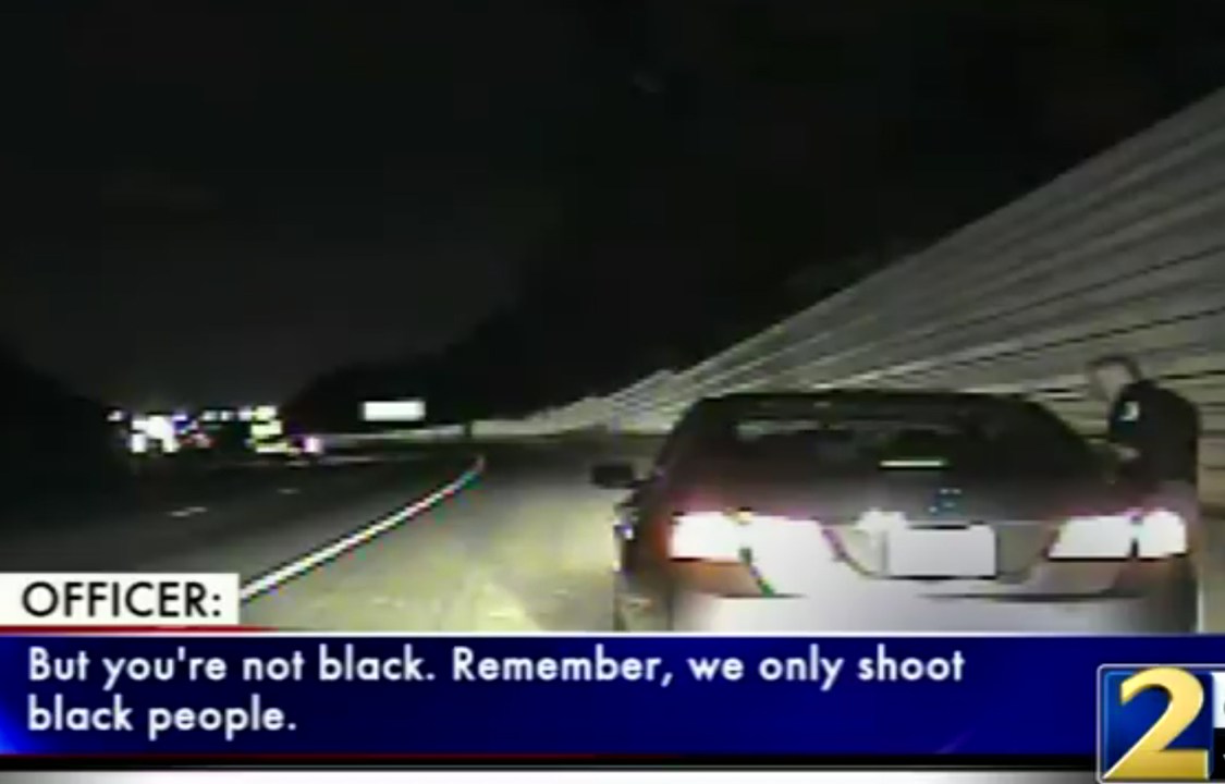 "Lembre-se, só atiramos em pessoas negras" diz policial ao mandar motorista branca parar carro no trânsito
