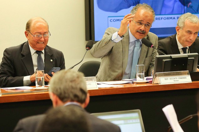 Reunião da comissão especial da Câmara dos Deputados que analisa mudanças na legislação eleitoral concluiu a votação de alterações no relatório da PEC (Proposta de Emenda à Constituição) da reforma política - 15/08/2017