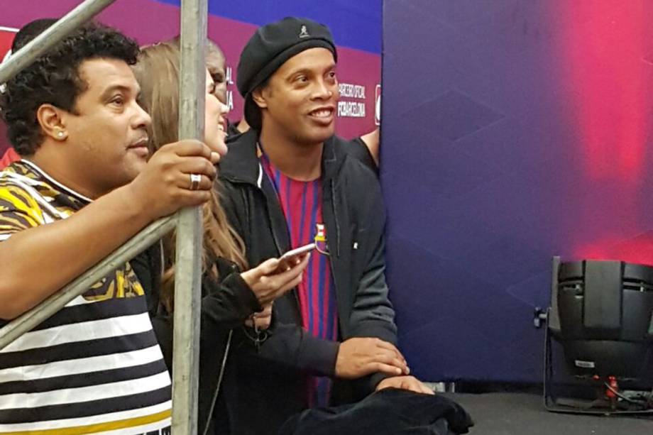 Ronaldinho participa de evento em loja de Sp