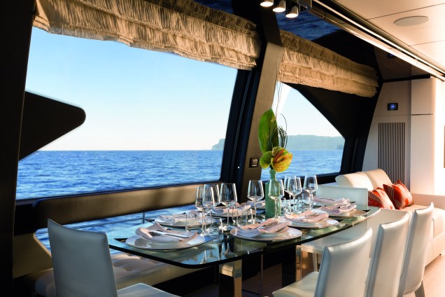 Sala de jantar do barco Sand Oak
