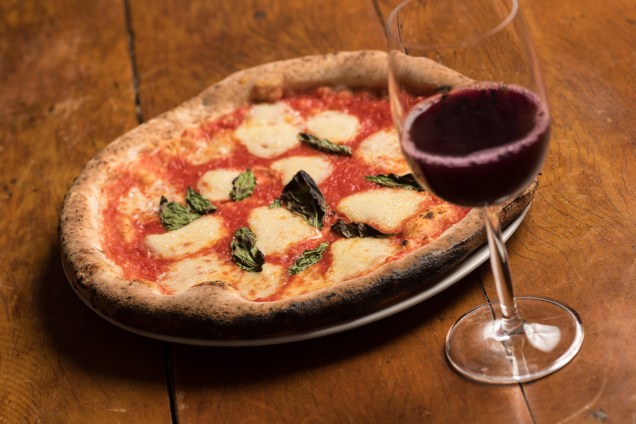 Baco Pizzaria: a ótima vera margherita integra o menu servido no jantar das duas unidades