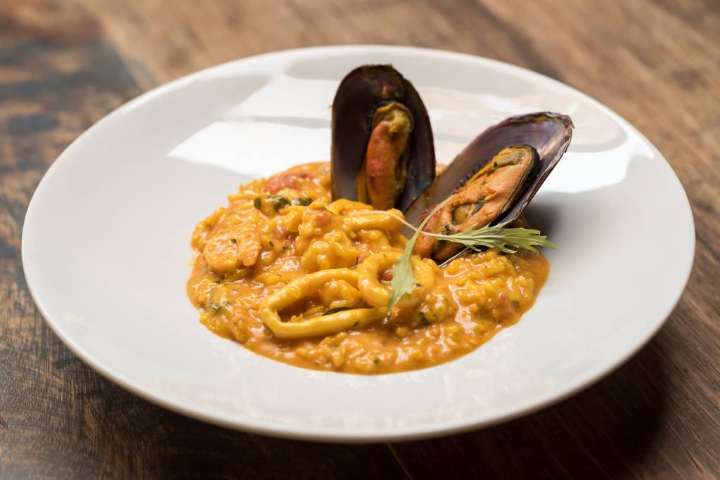 Risoto al mare: prato que comp&otilde;e menu do jantar no Oliver