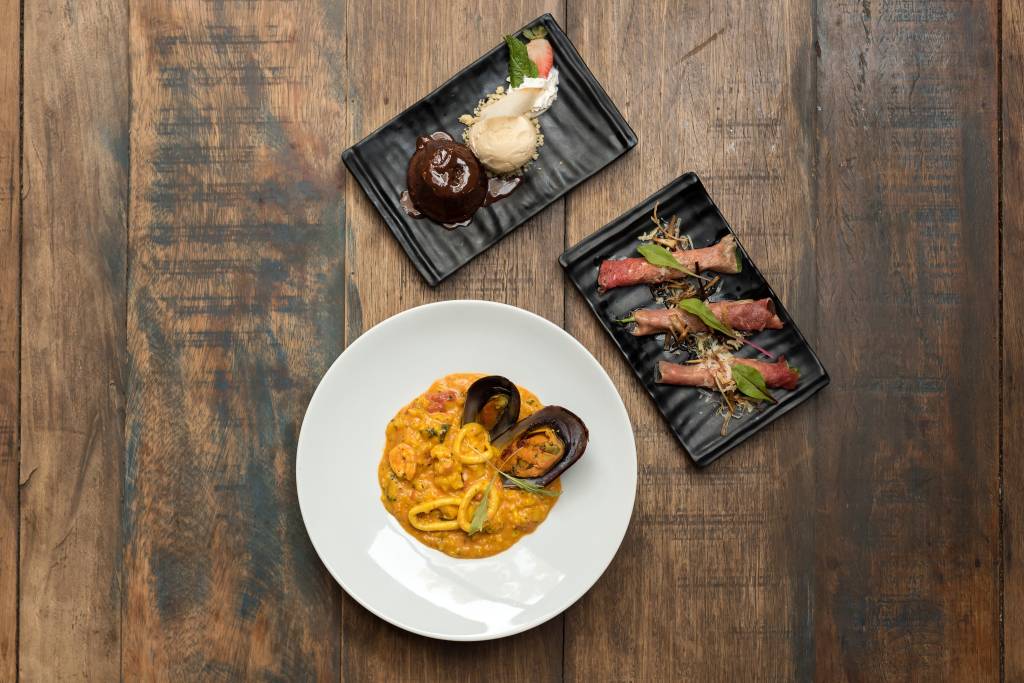 Menu em tr&ecirc;s etapas do jantar