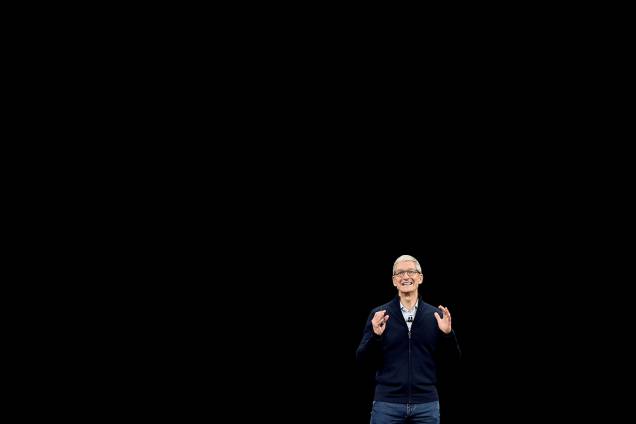 Tim Cook, CEO da Apple, fala durante cerimônia de lançamento dos novos produtos da empresa, no teatro Steve Jobs em Cupertino, Califórnia