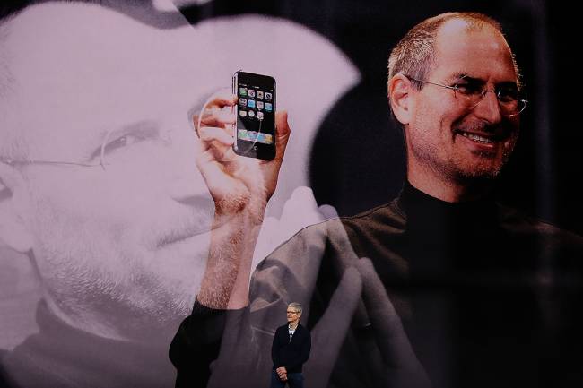 Tim Cook, CEO da Apple, fala durante cerimônia de lançamento dos novos produtos da empresa, no teatro Steve Jobs em Cupertino, Califórnia