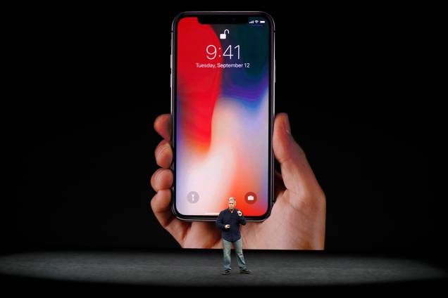 Phil Schiller, vice-presidente da Apple, apresenta o iPhone 8 durante evento de lançamento dos novos produtos da marca em Cupertino, na Califórnia