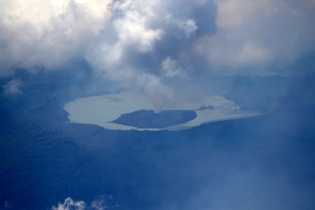 Vulcão Vanuatu, prestes a entrar em erupção