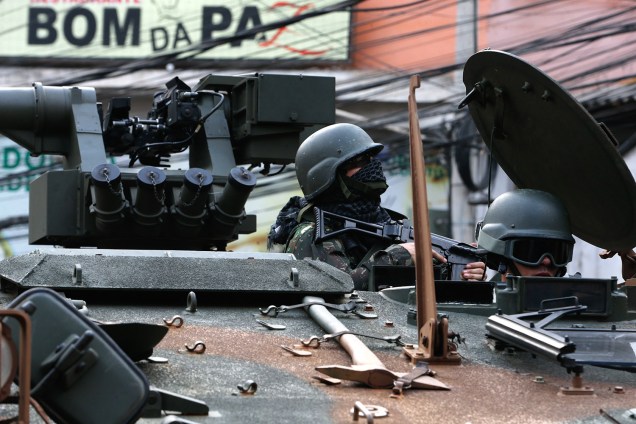 Operações das Forças Armadas durante o segundo dia de ocupação na Rocinha, no Rio - 22/09/2017