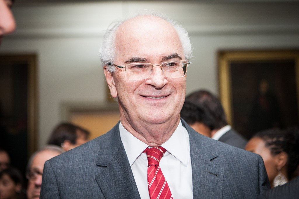 Advogado Roberto Teixeira, durante lançamento do livro "Direito Privado", de Luis Felipe Salomão, no Salão Nobre da Faculdade de Direito da Universidade de São Paulo